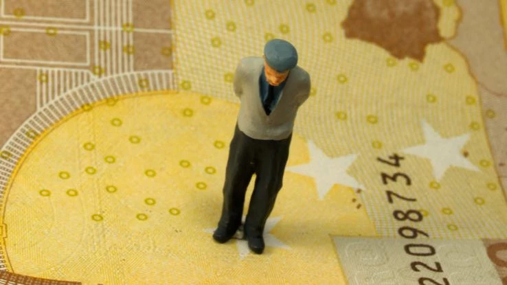 Πότε θα πληρωθούν οι συντάξεις Οκτωβρίου